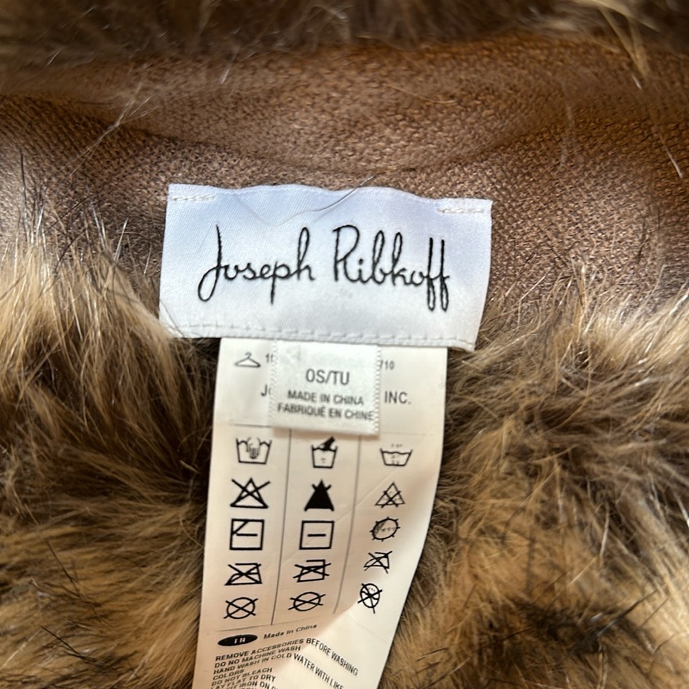 Women’s Joseph Ribhoff Shaw/cape fur lining and fringe at the bottom